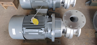 Self-priming centrifugal pump for dry installation